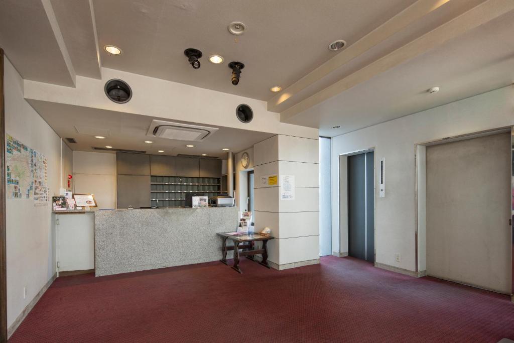 Hotel Plaza Inn Tokushima Exteriör bild