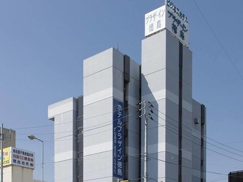 Hotel Plaza Inn Tokushima Exteriör bild